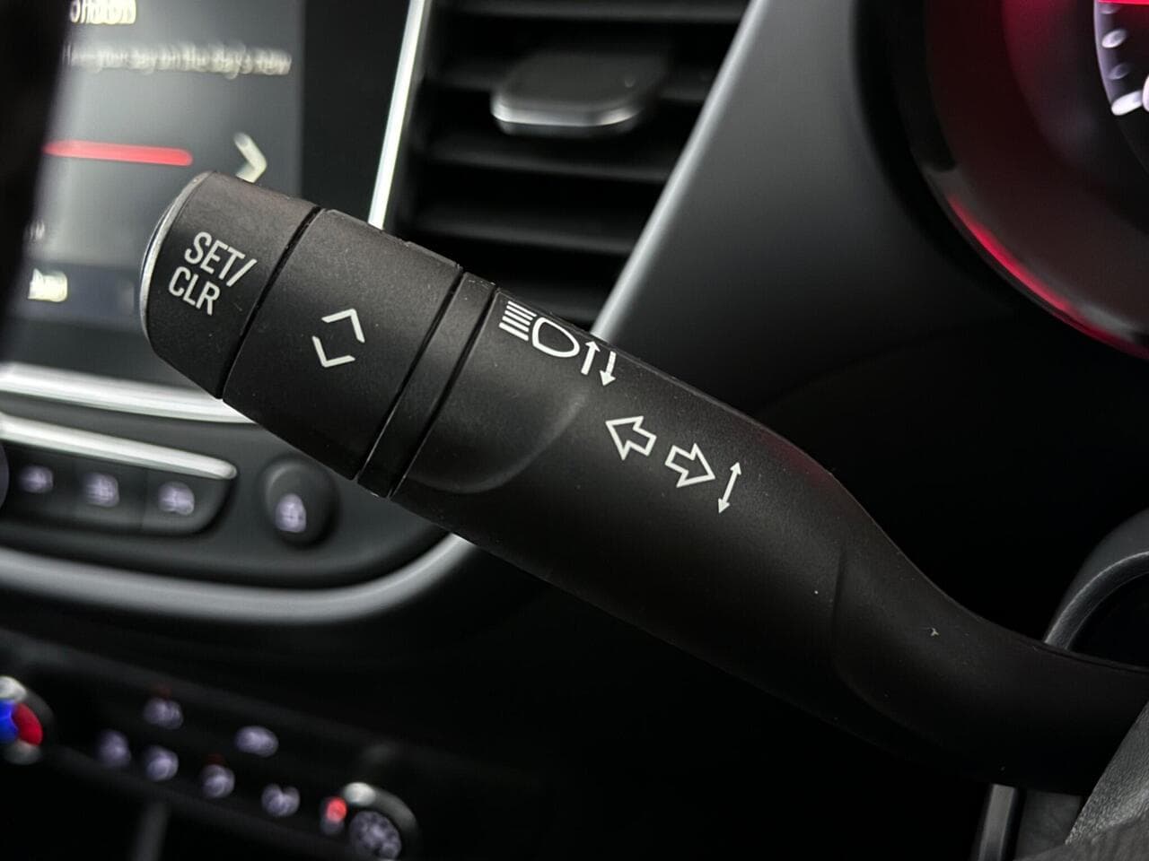 Vauxhall Crossland thumbnail Misc Controls