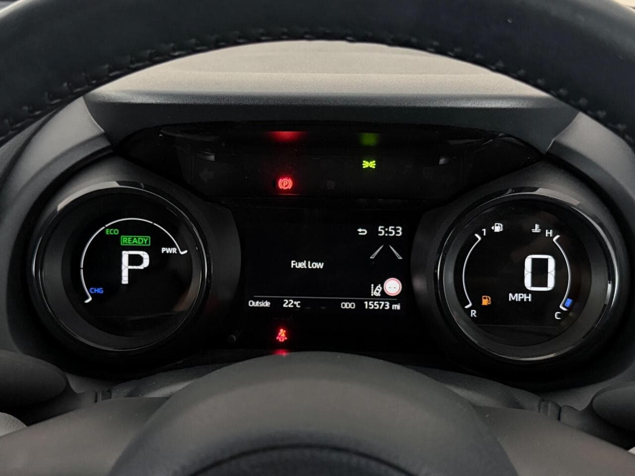 Toyota Yaris thumbnail Driver Instruments