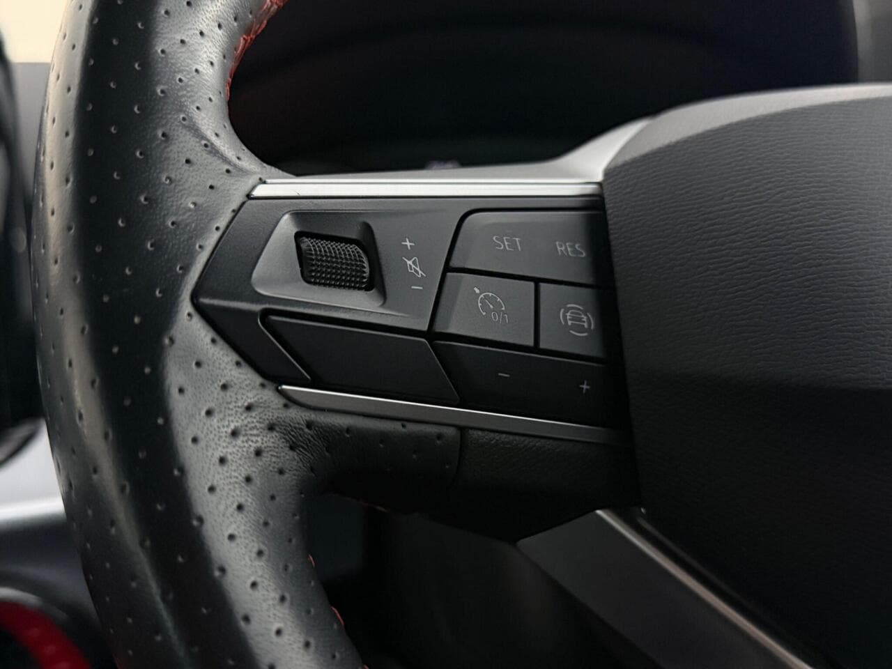 SEAT Arona thumbnail Misc Controls