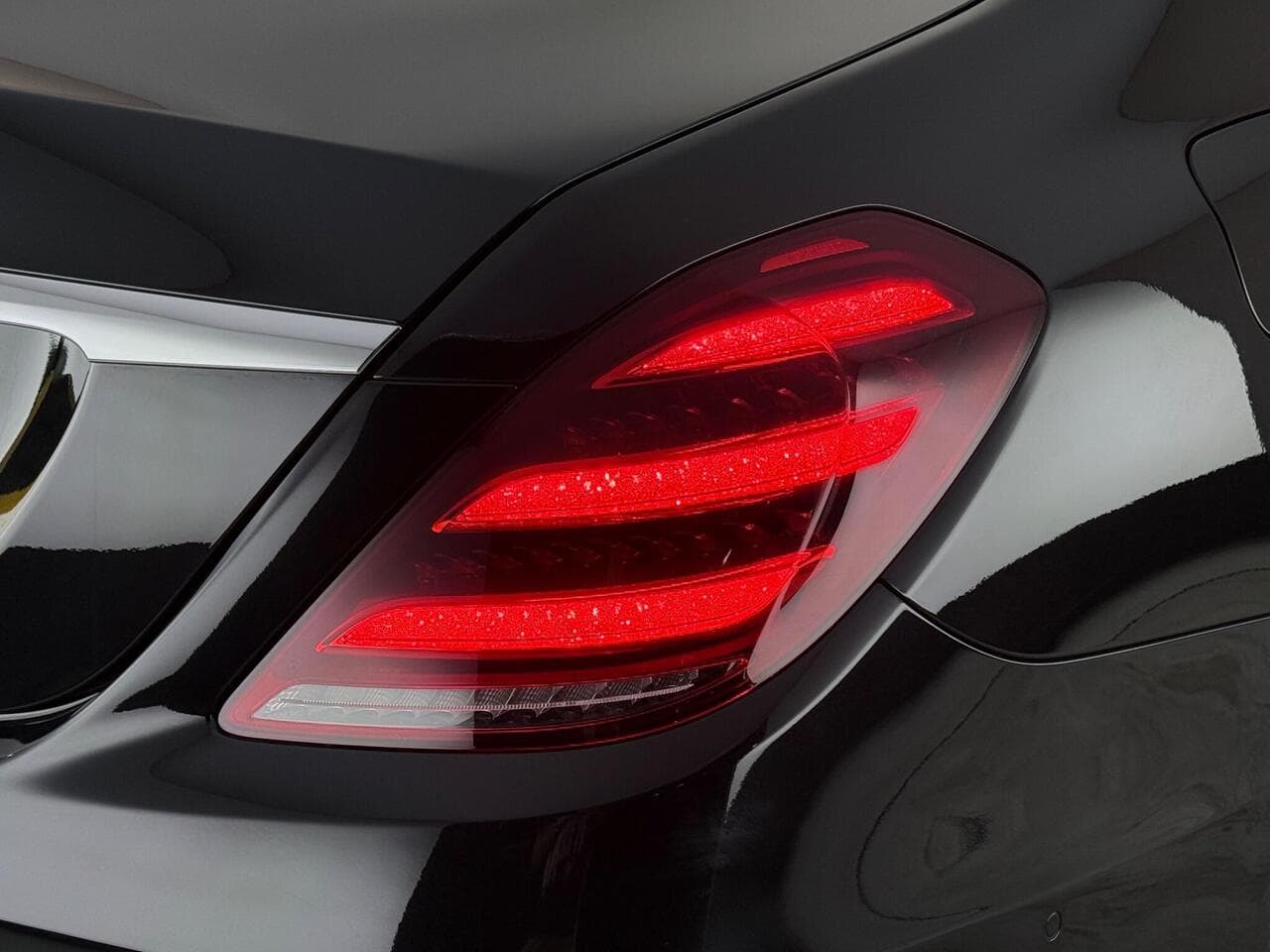 Mercedes-Benz S Class thumbnail Lights Rear