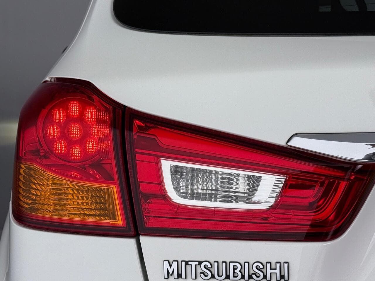 Mitsubishi ASX thumbnail Lights Rear