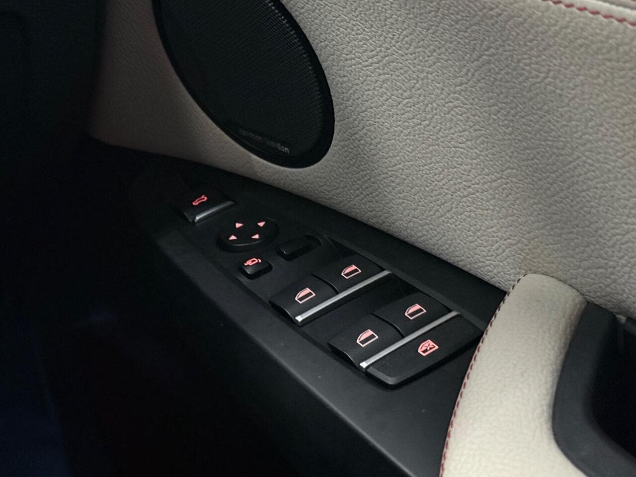 BMW X4 thumbnail Misc Controls