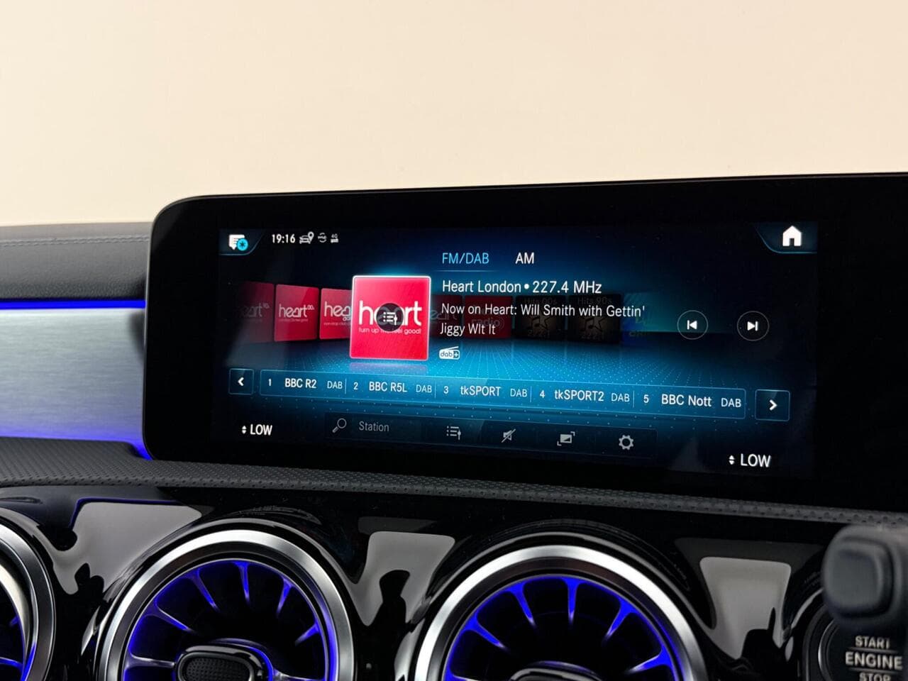 Mercedes-Benz CLA thumbnail Infotainment System