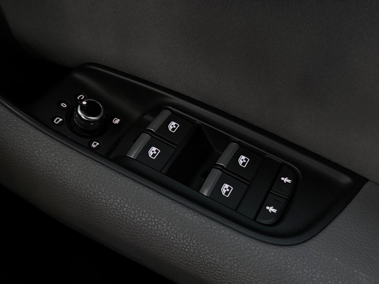 Audi Q7 thumbnail Misc Controls