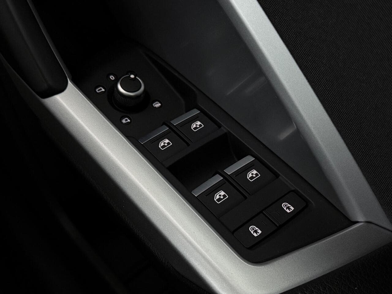 Audi Q3 thumbnail Misc Controls