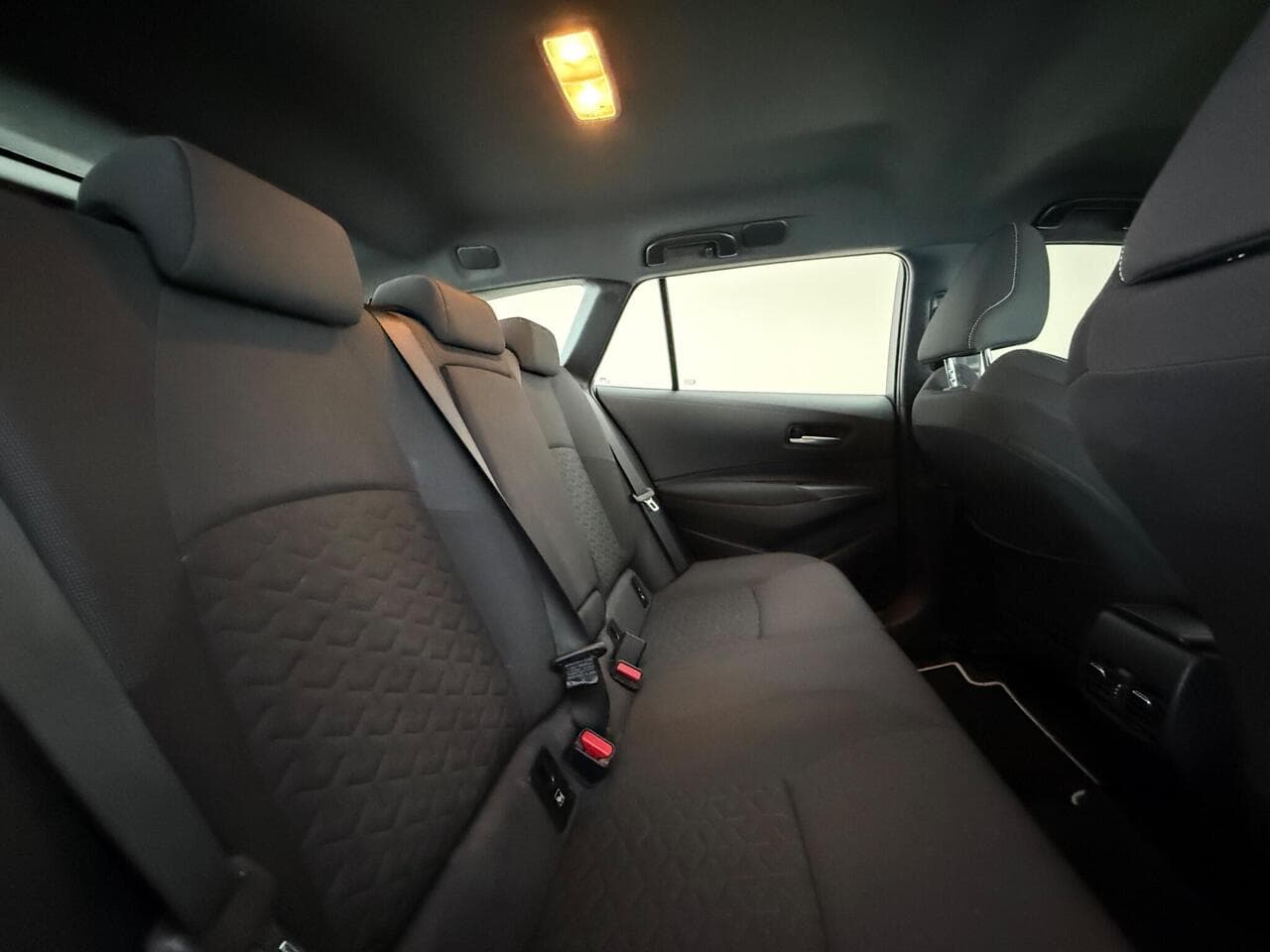 Toyota Corolla thumbnail Seats Rear