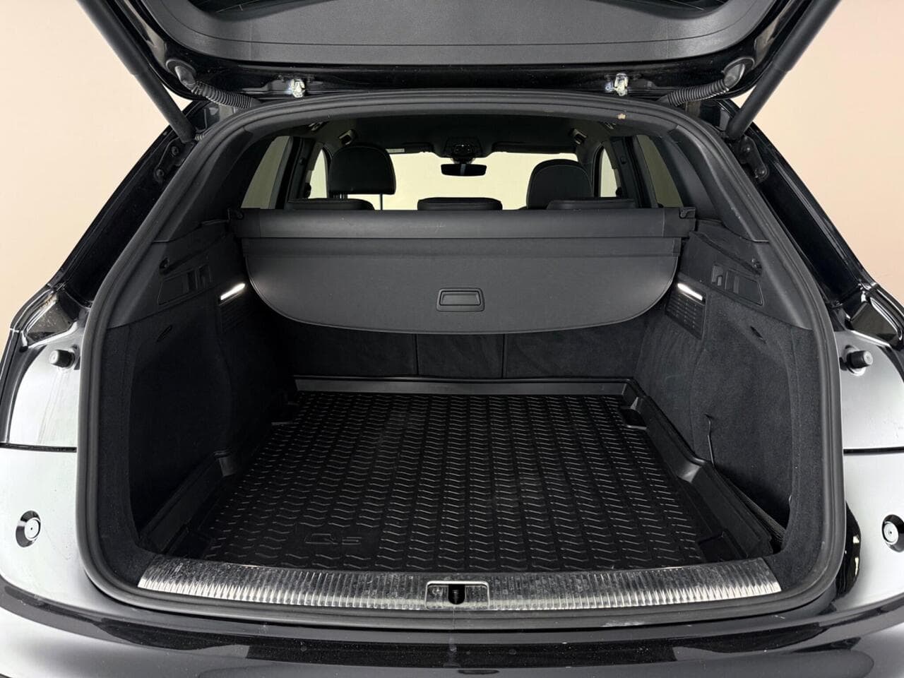 Audi Q5 thumbnail Boot