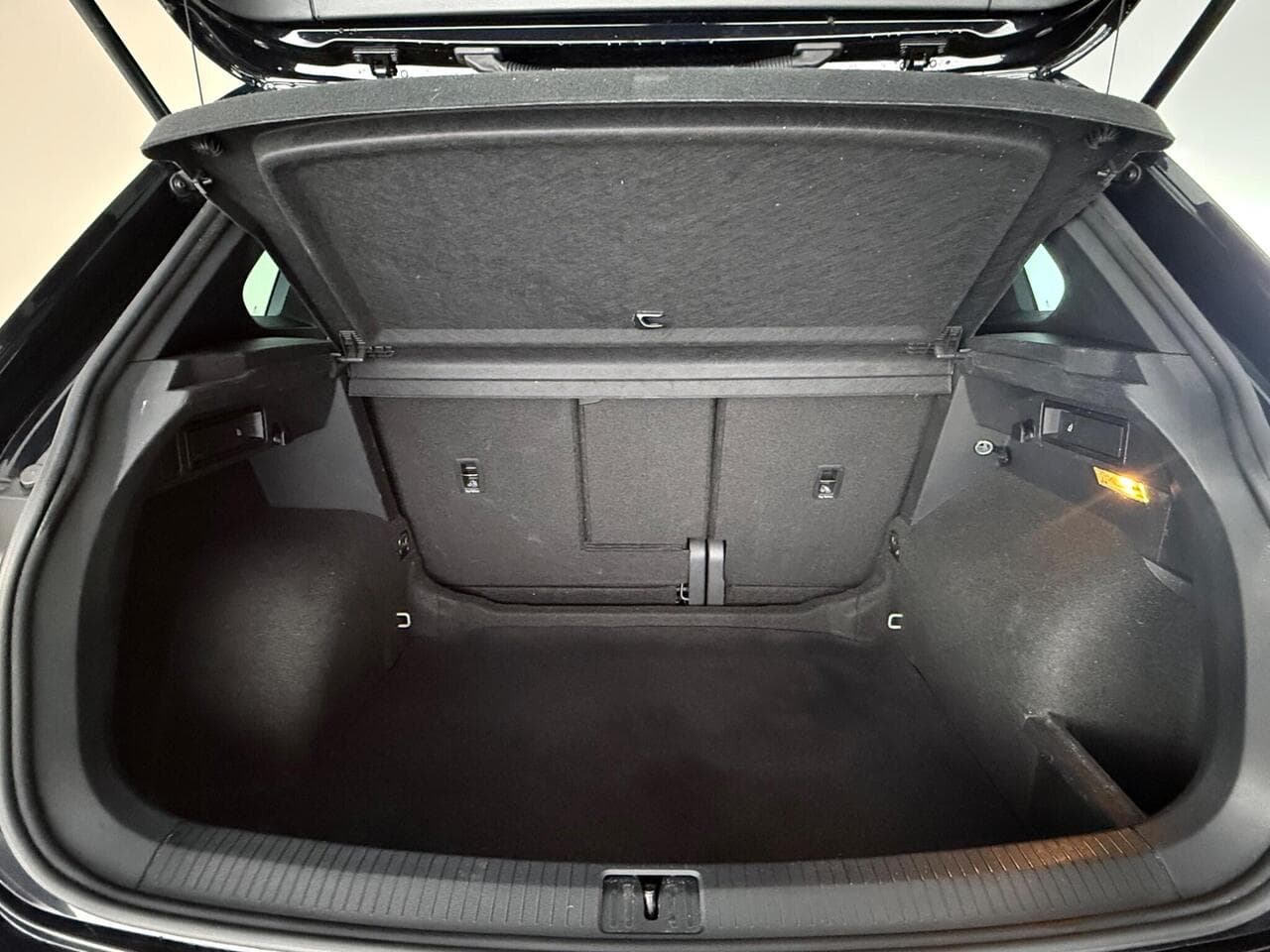 Volkswagen Tiguan thumbnail Boot