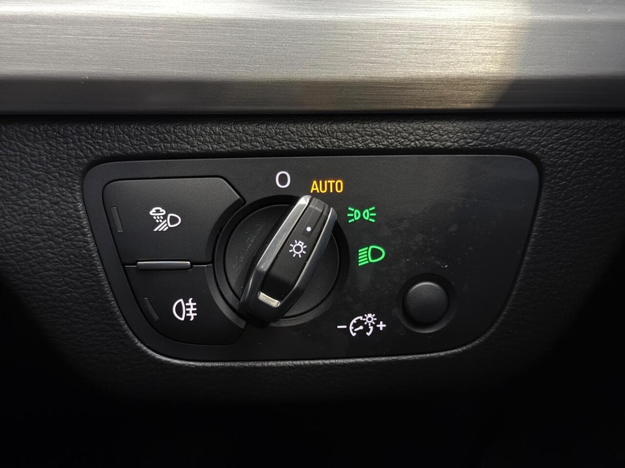 Audi Q5 thumbnail Misc Controls