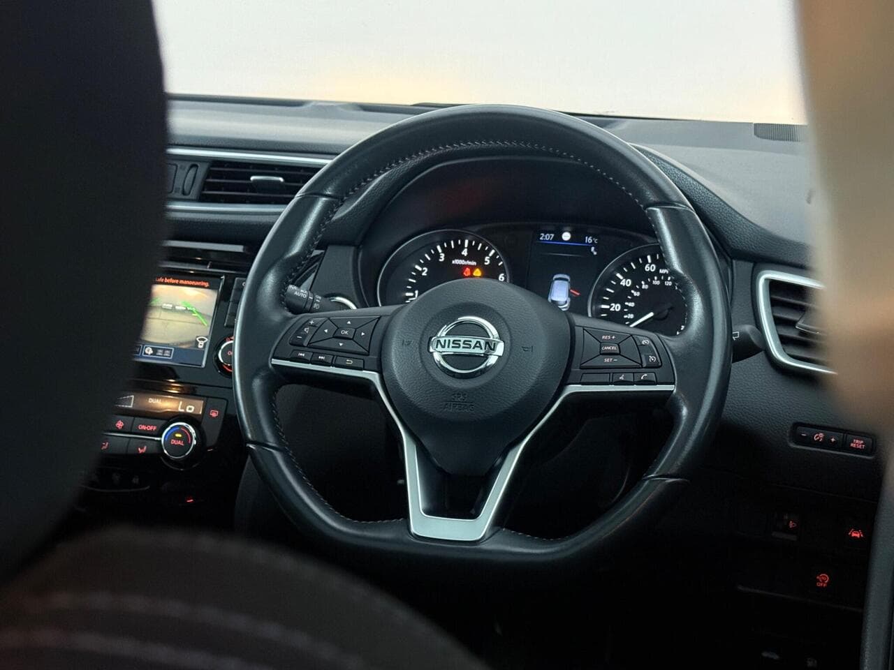 Nissan Qashqai thumbnail Steering Wheel