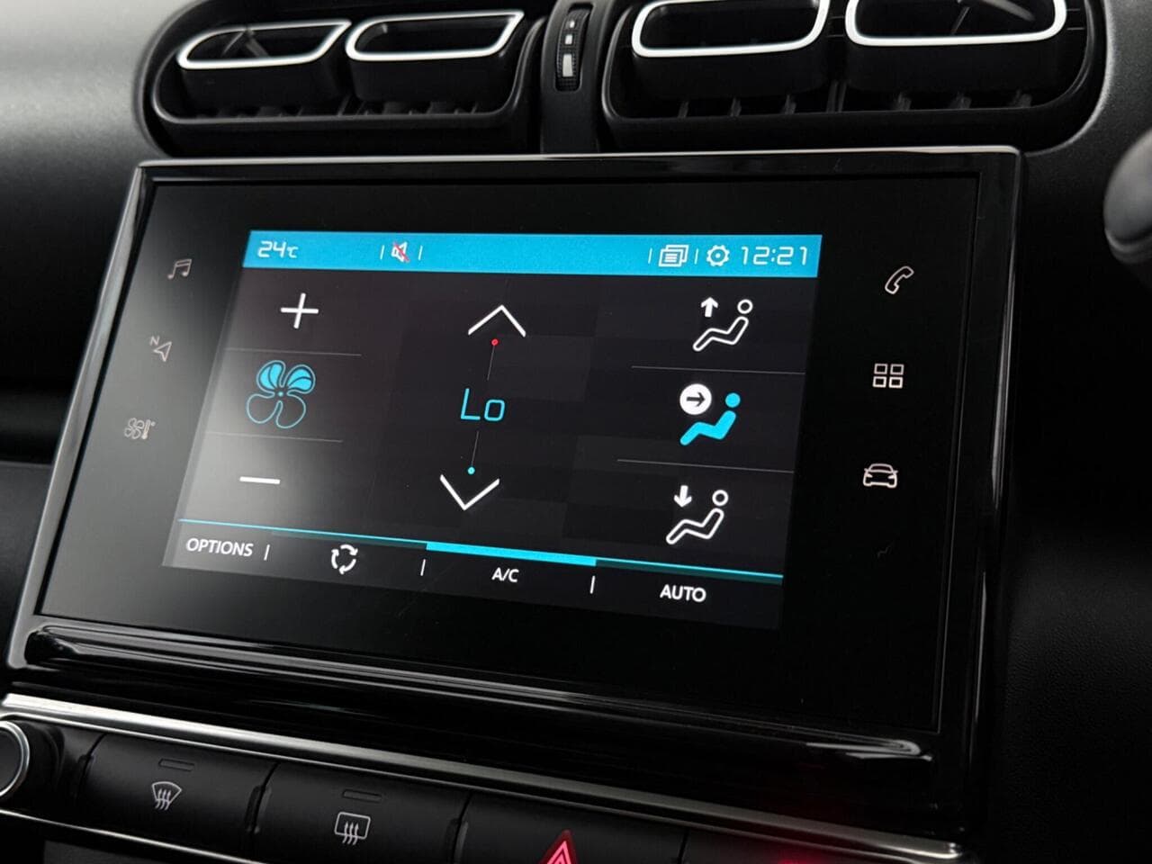 Citroen C3 Aircross thumbnail Infotainment System
