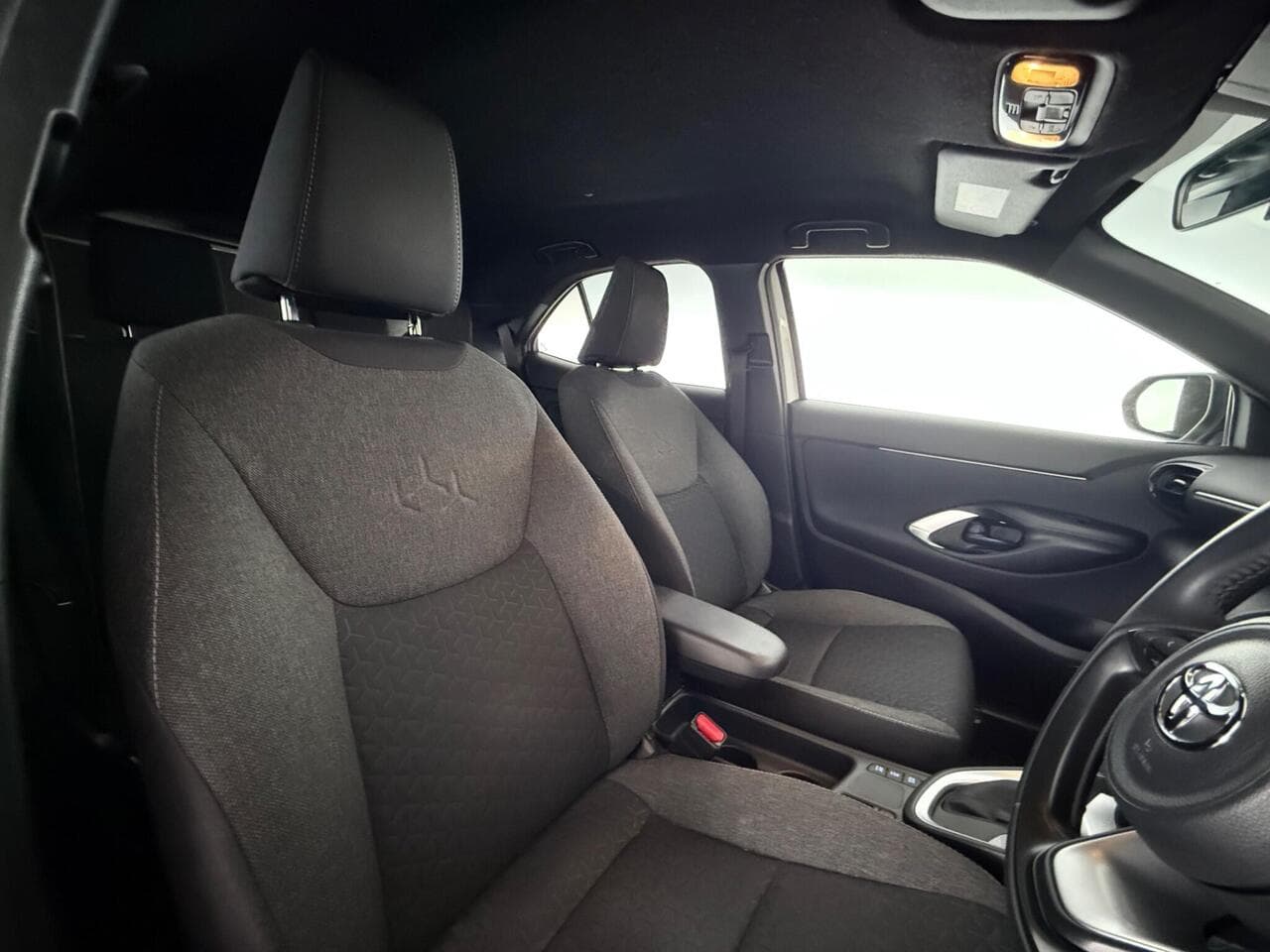 Toyota Yaris Cross thumbnail Seat Driver