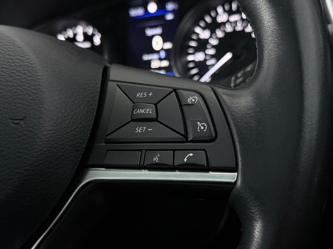 Nissan Qashqai thumbnail Misc Controls