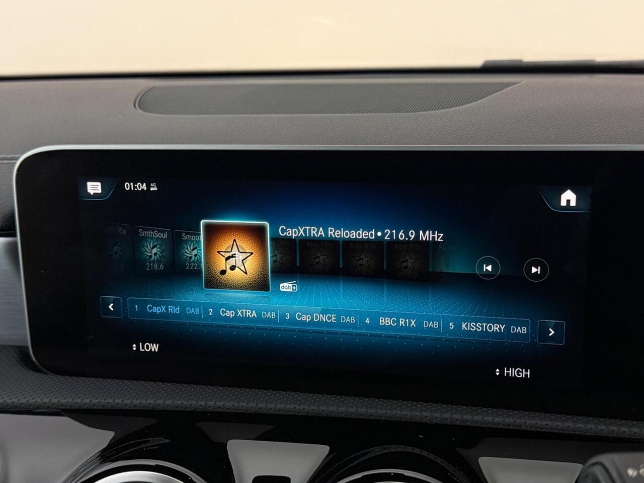 Mercedes-Benz CLA thumbnail Infotainment System