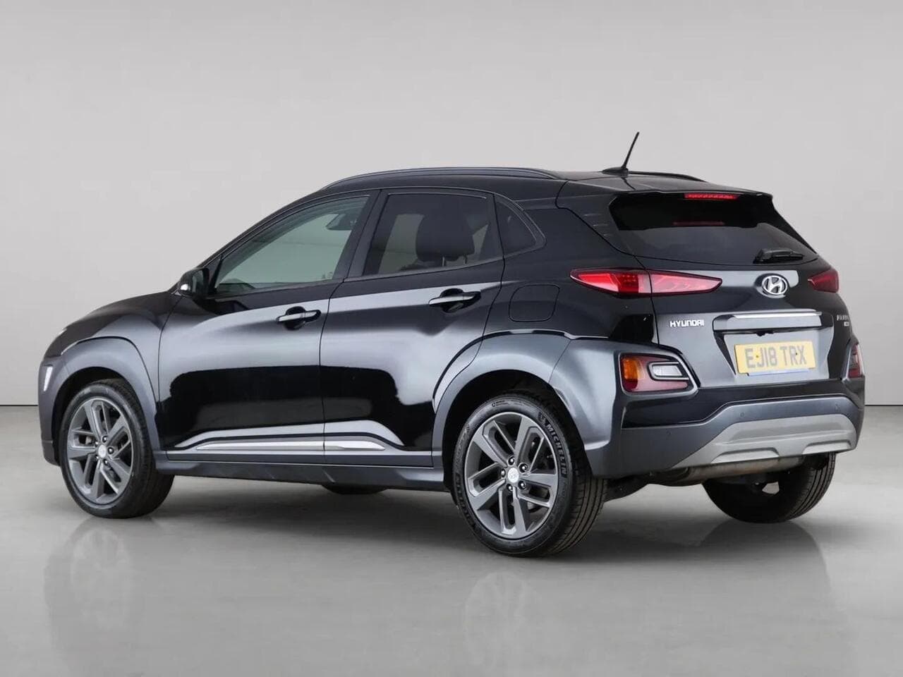 Hyundai KONA thumbnail Rear Left