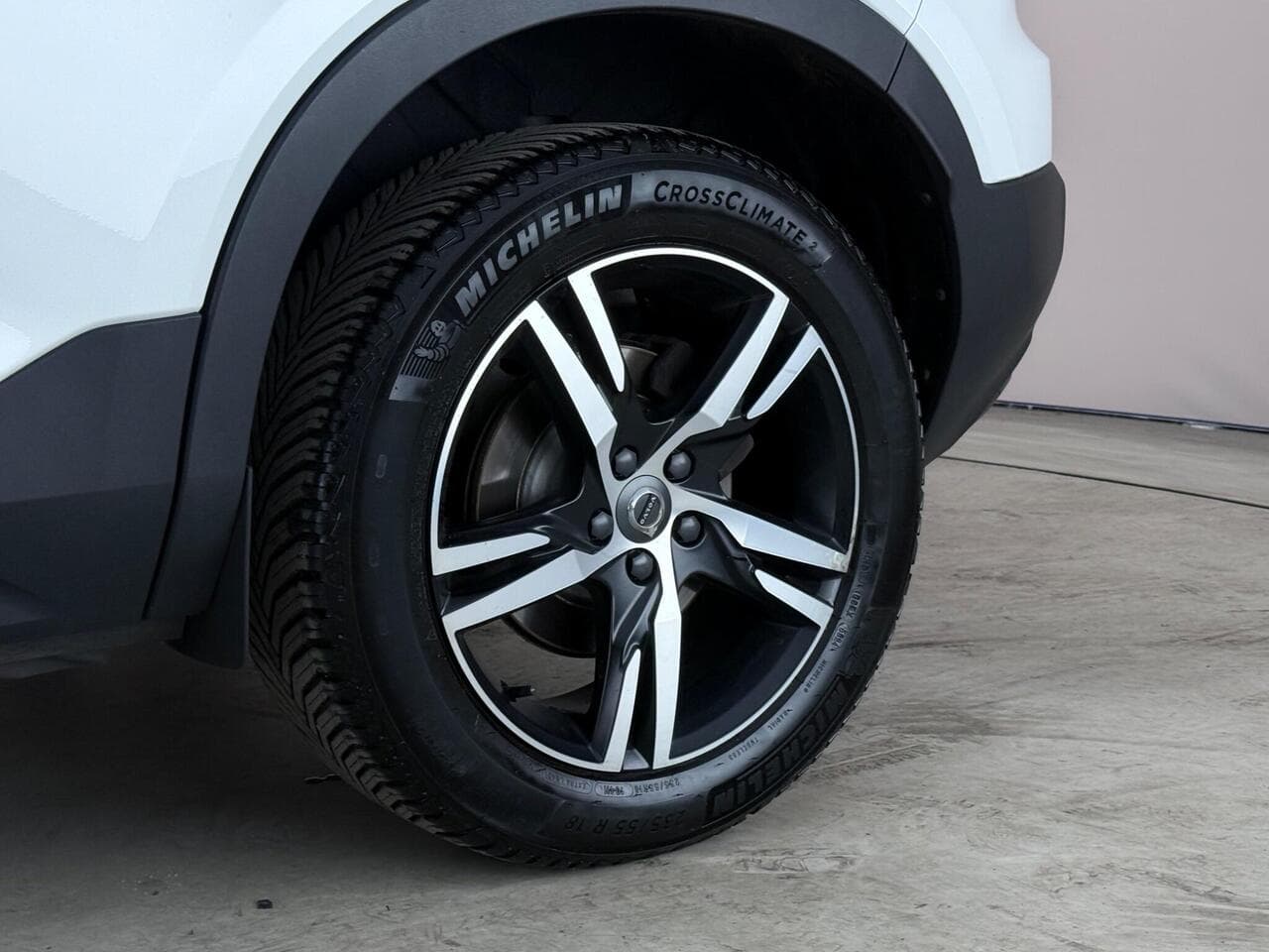 Volvo XC40 thumbnail Wheel