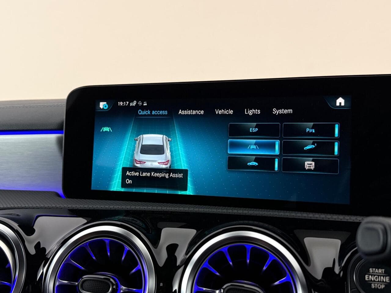 Mercedes-Benz CLA thumbnail Infotainment System