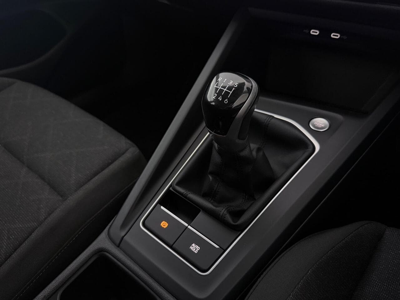 Volkswagen Golf thumbnail Interior Front