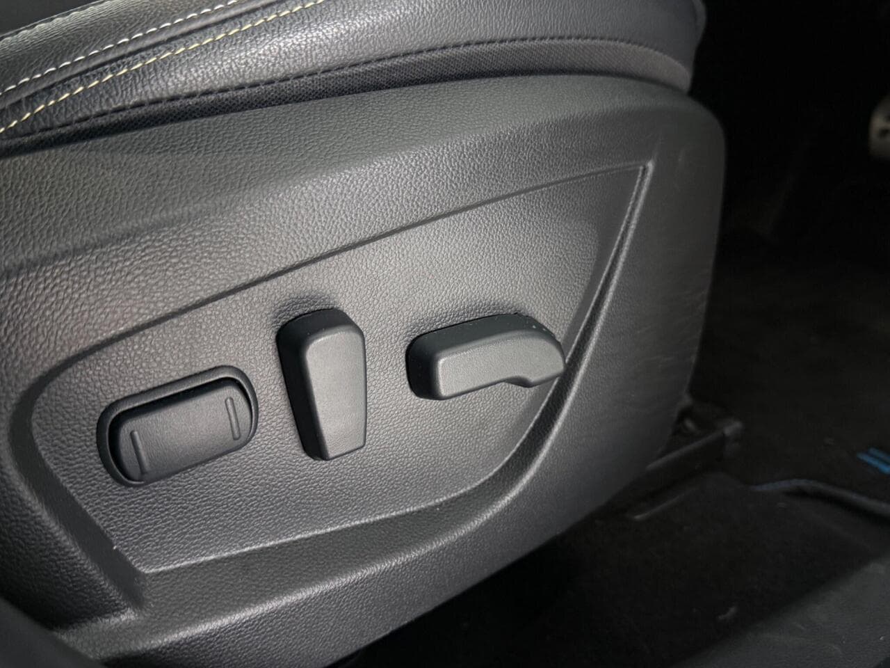 Renault Arkana thumbnail Misc Controls