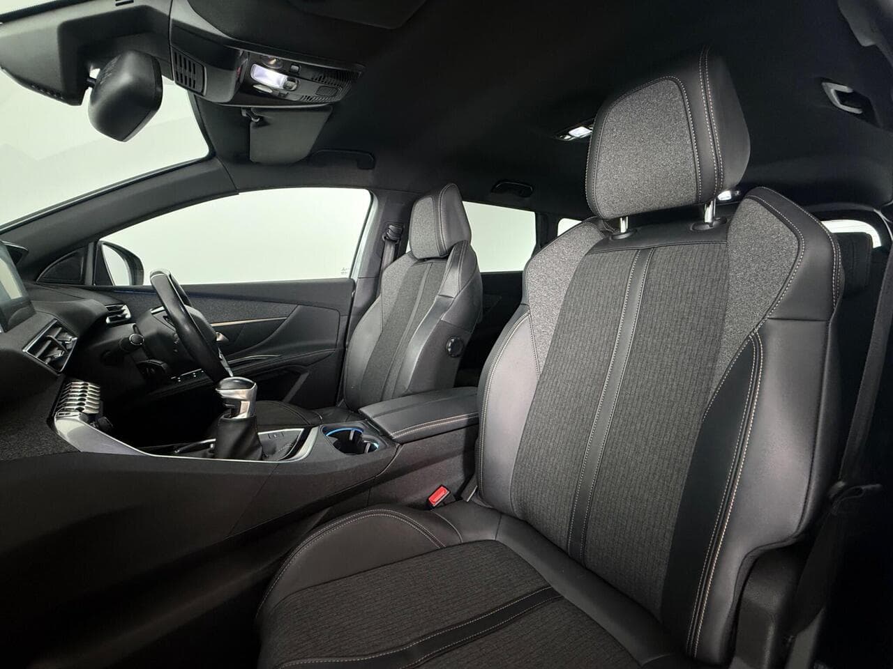 Peugeot 5008 thumbnail Seat Front Passenger