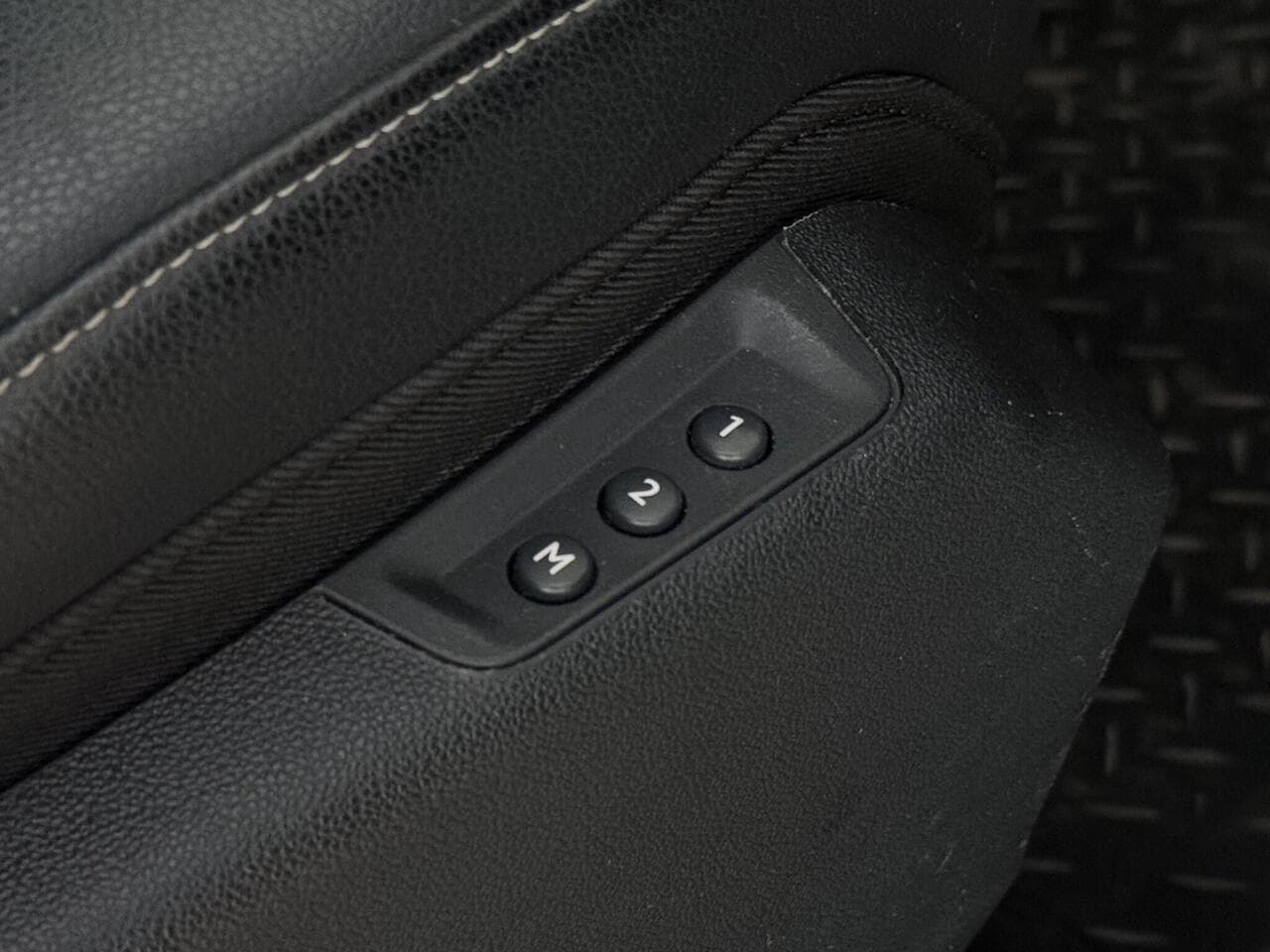 Vauxhall Grandland X thumbnail Misc Controls