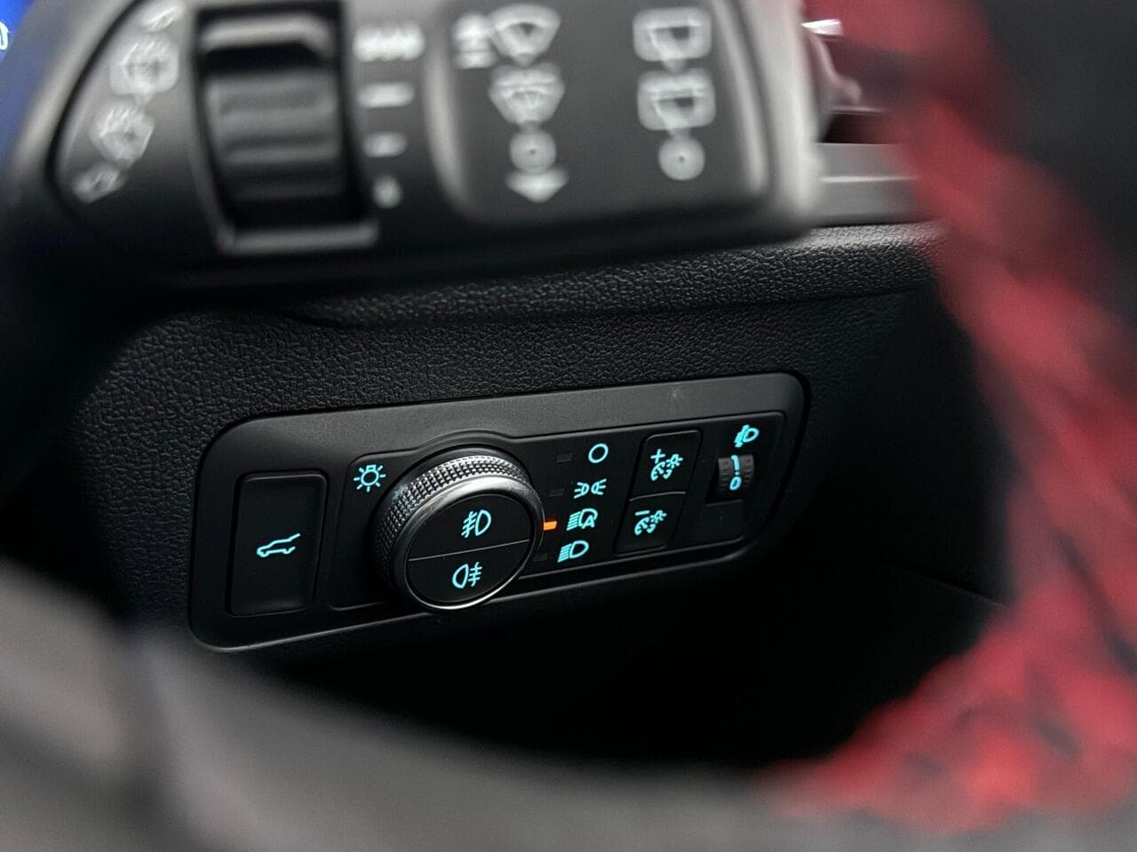 Ford Kuga thumbnail Misc Controls