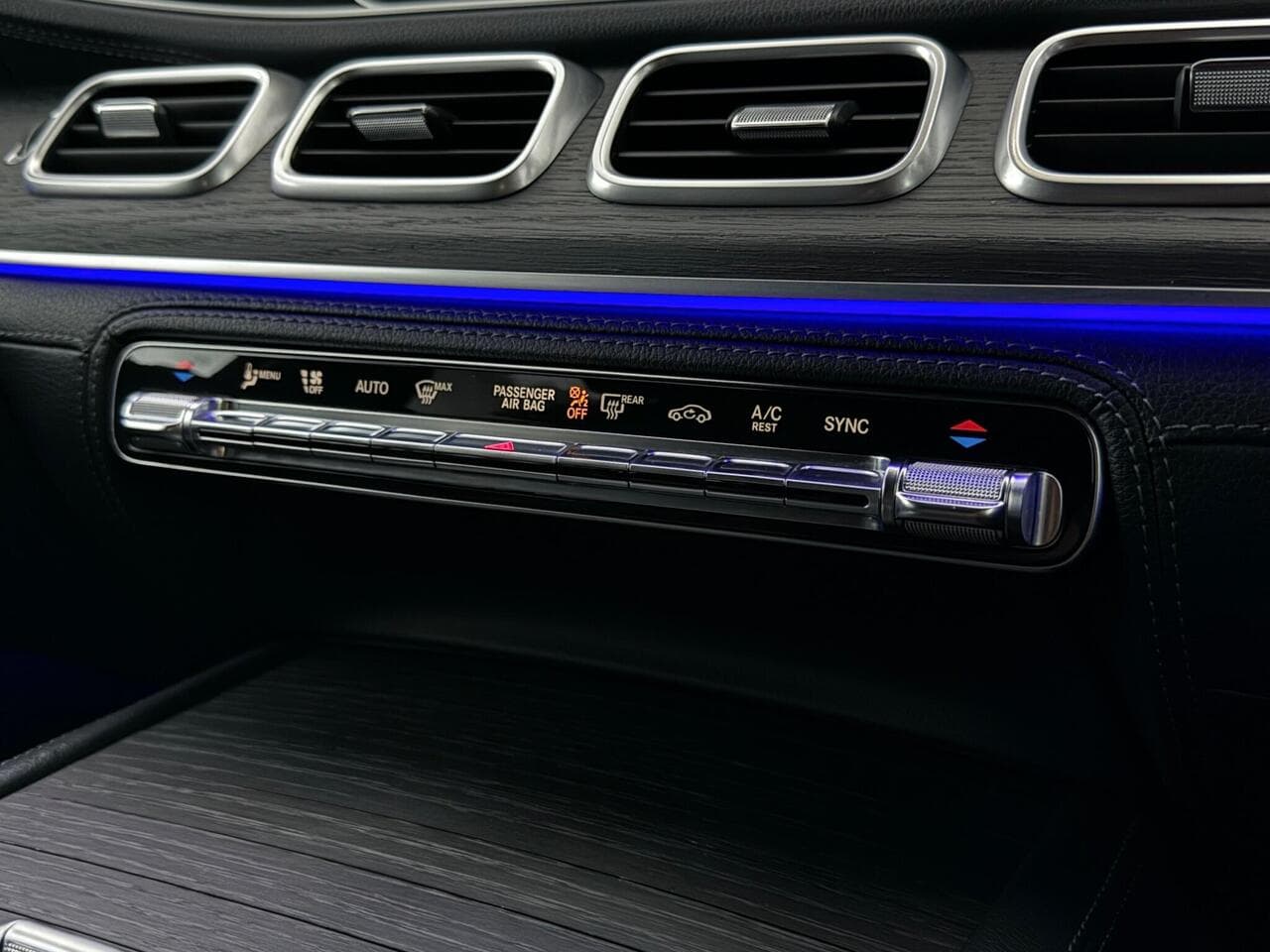 Mercedes-Benz GLE thumbnail Misc Controls