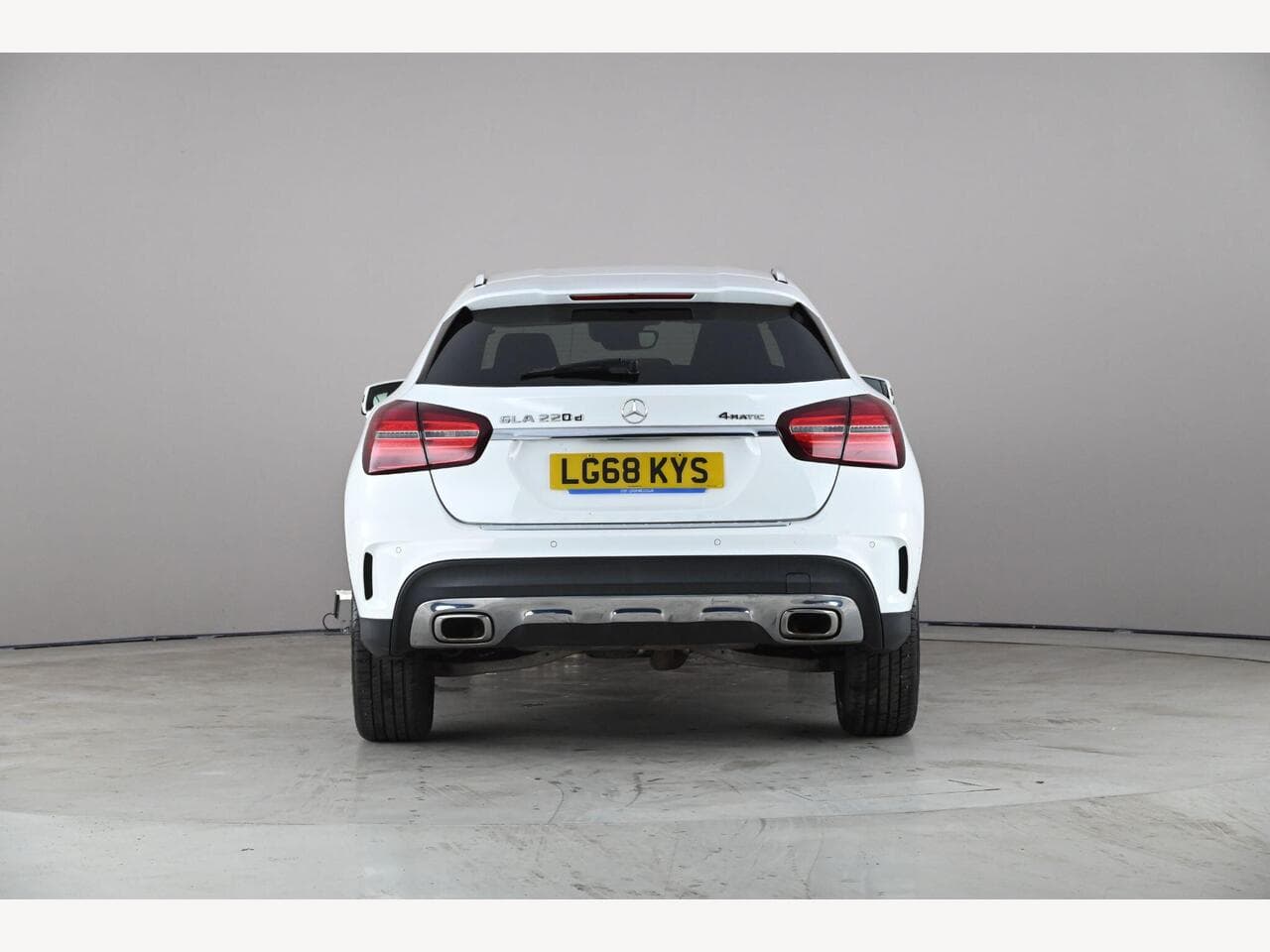 Mercedes-Benz GLA thumbnail Rear