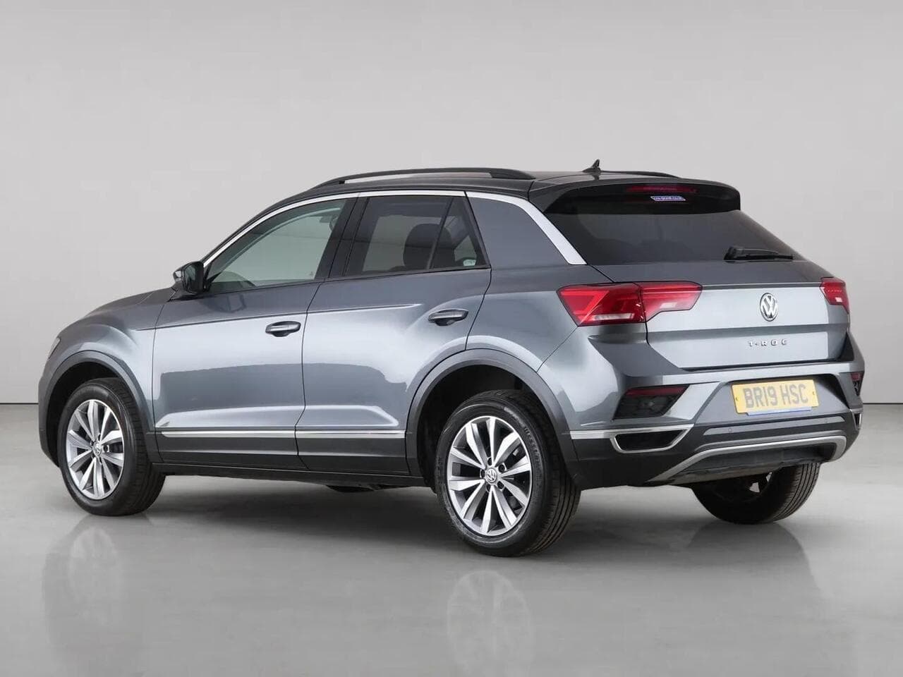 Volkswagen T-Roc thumbnail Rear Left