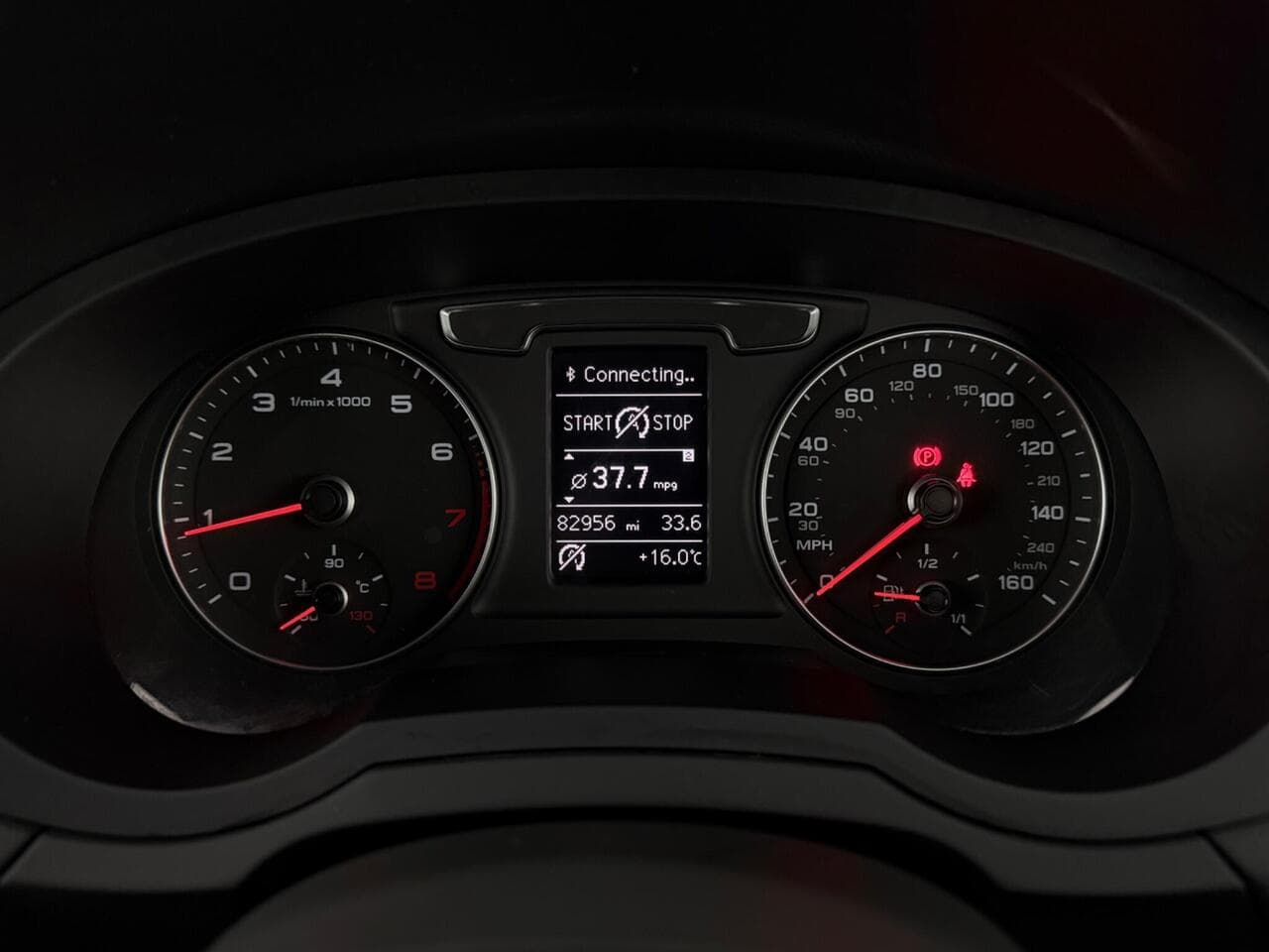 Audi Q3 thumbnail Driver Instruments