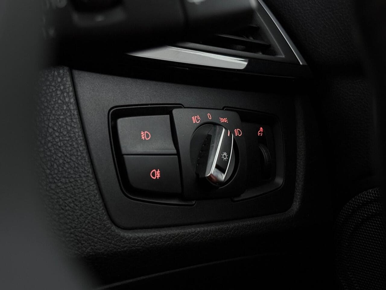BMW 3 Series thumbnail Misc Controls