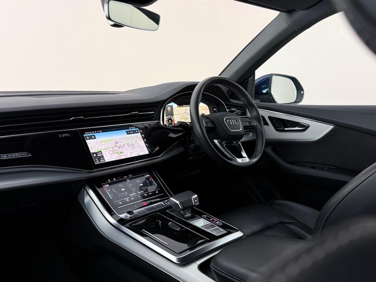Audi Q8 thumbnail Interior Front