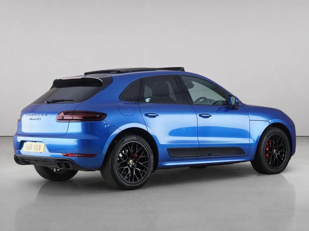 Porsche Macan thumbnail Side Right