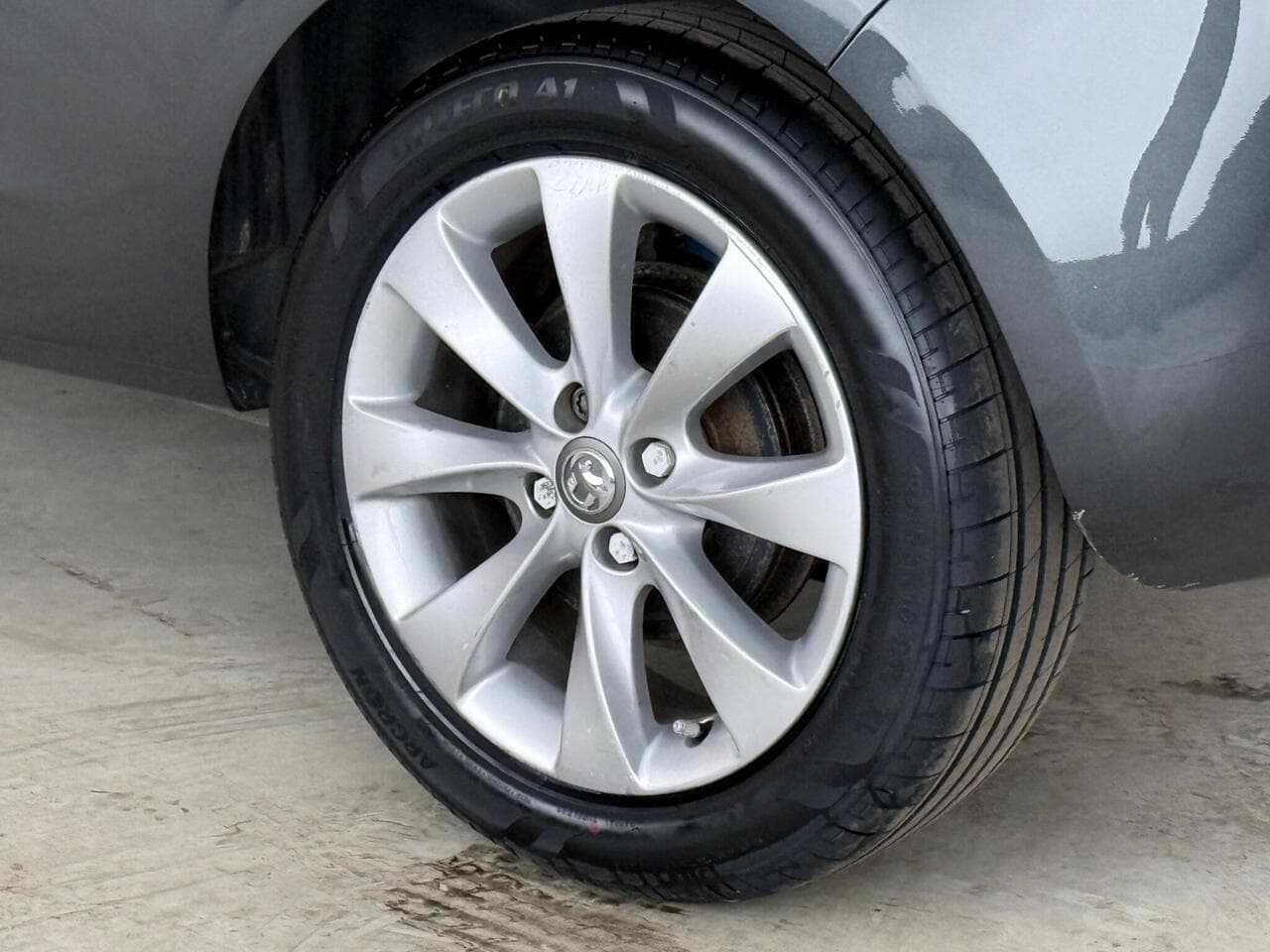 Vauxhall Corsa thumbnail Wheel