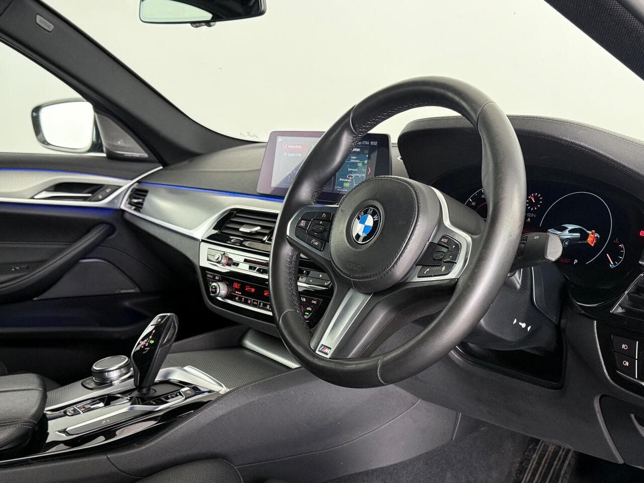 BMW 5 Series thumbnail Interior Front