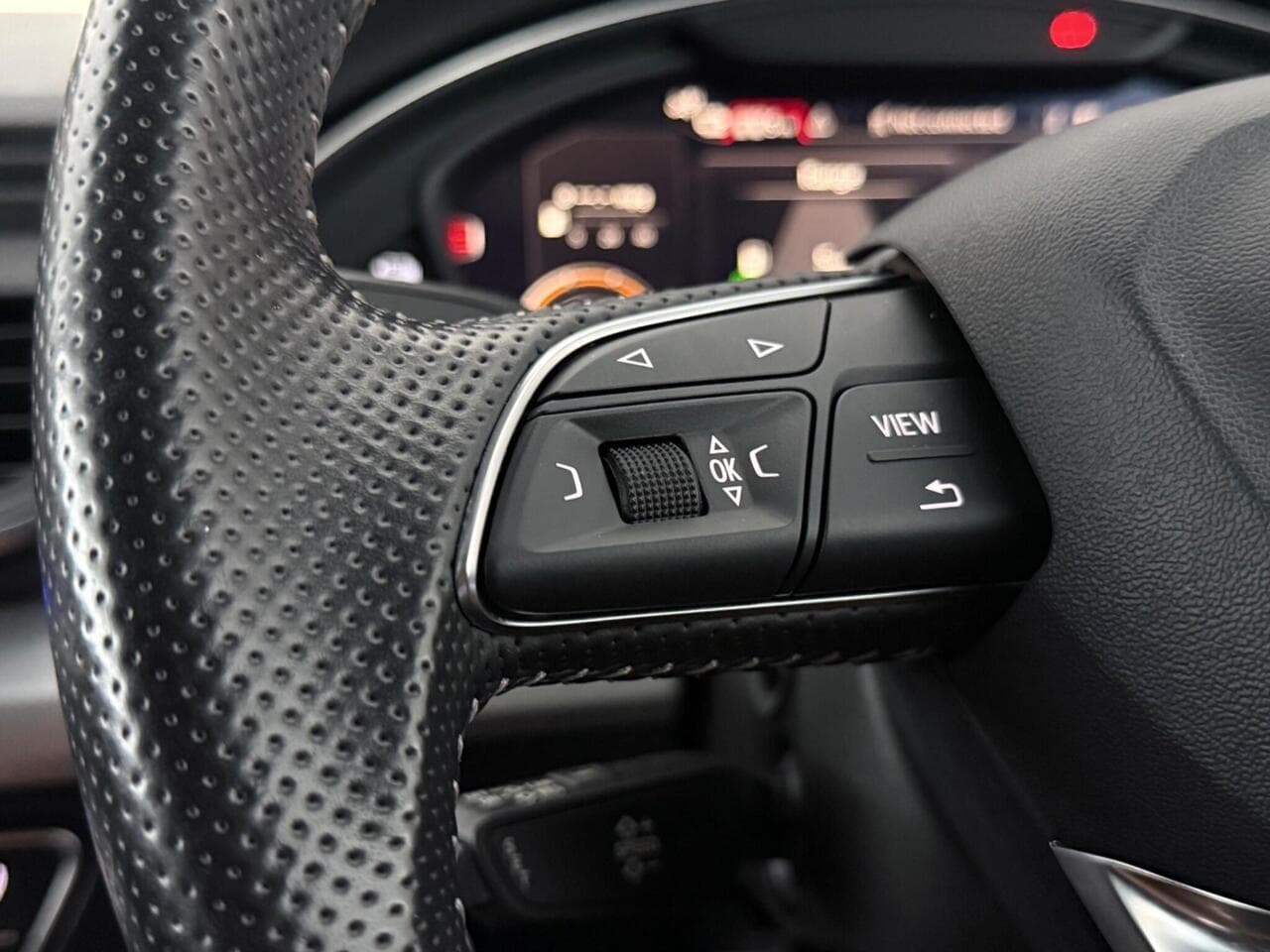 Audi Q5 thumbnail Misc Controls