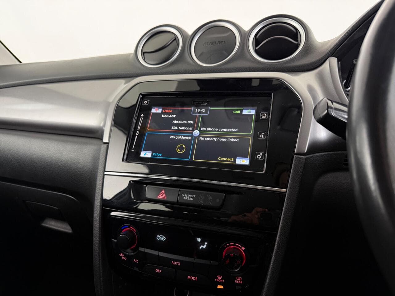 Suzuki Vitara thumbnail Infotainment System