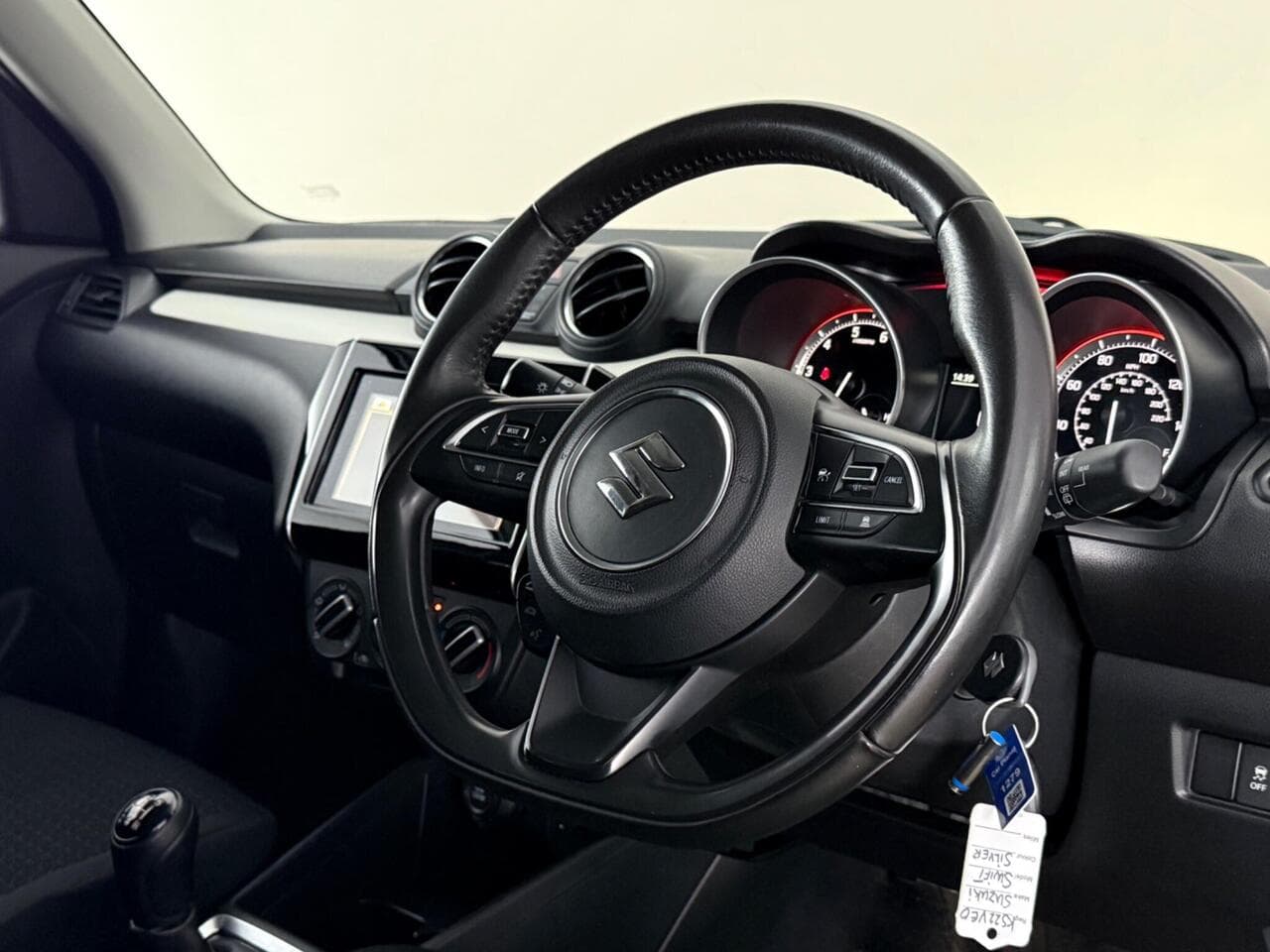 Suzuki Swift thumbnail Steering Wheel