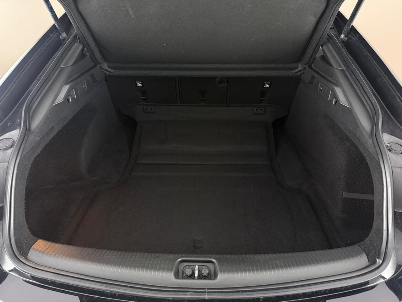 Vauxhall Insignia thumbnail Boot