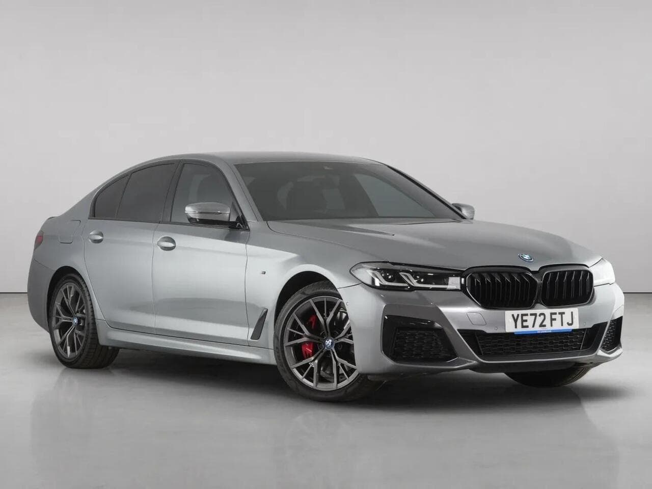 BMW 5 Series - BMW 5 Series 2.0 530e 12kWh M Sport Saloon 4dr Petrol Plug-in Hybrid Steptronic Euro 6 (s/s) (292 ps)