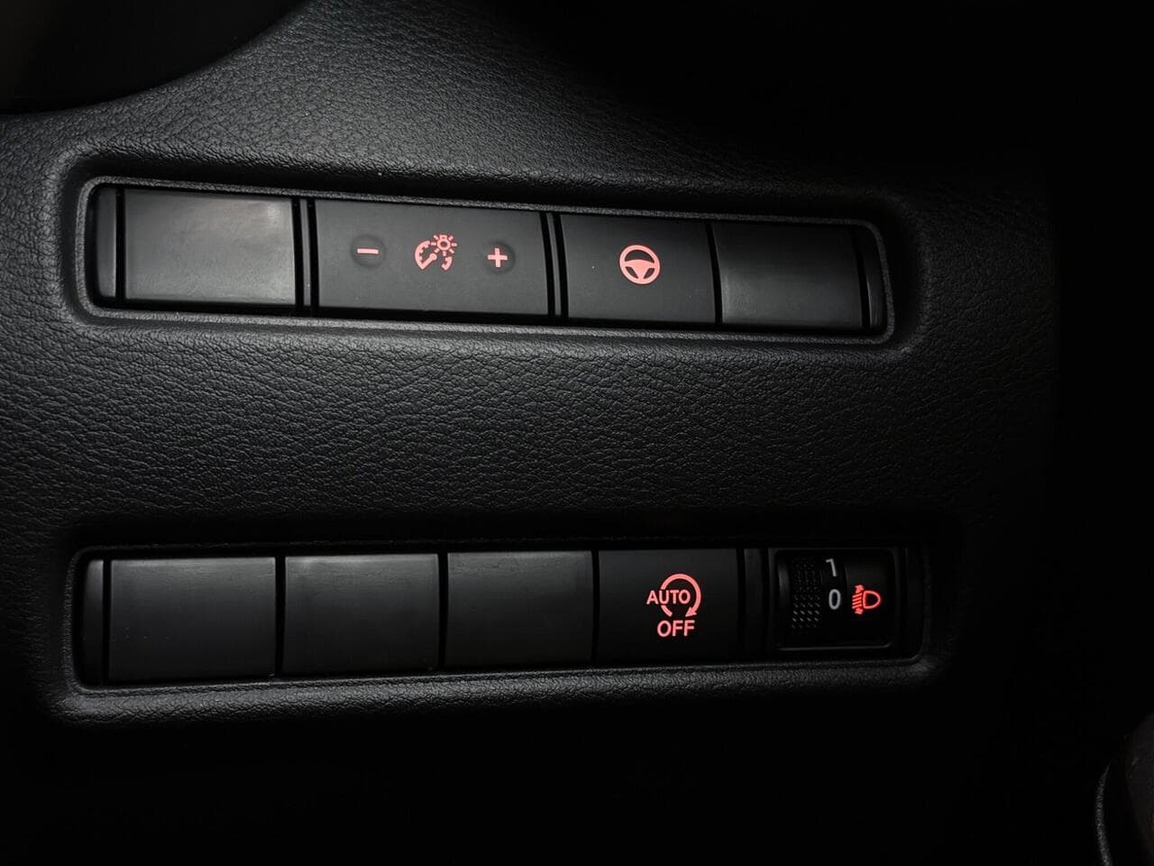 Nissan Juke thumbnail Misc Controls