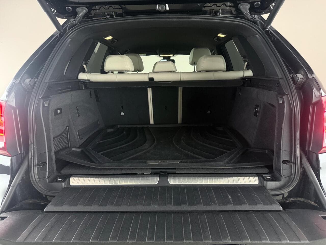 BMW X5 thumbnail Boot