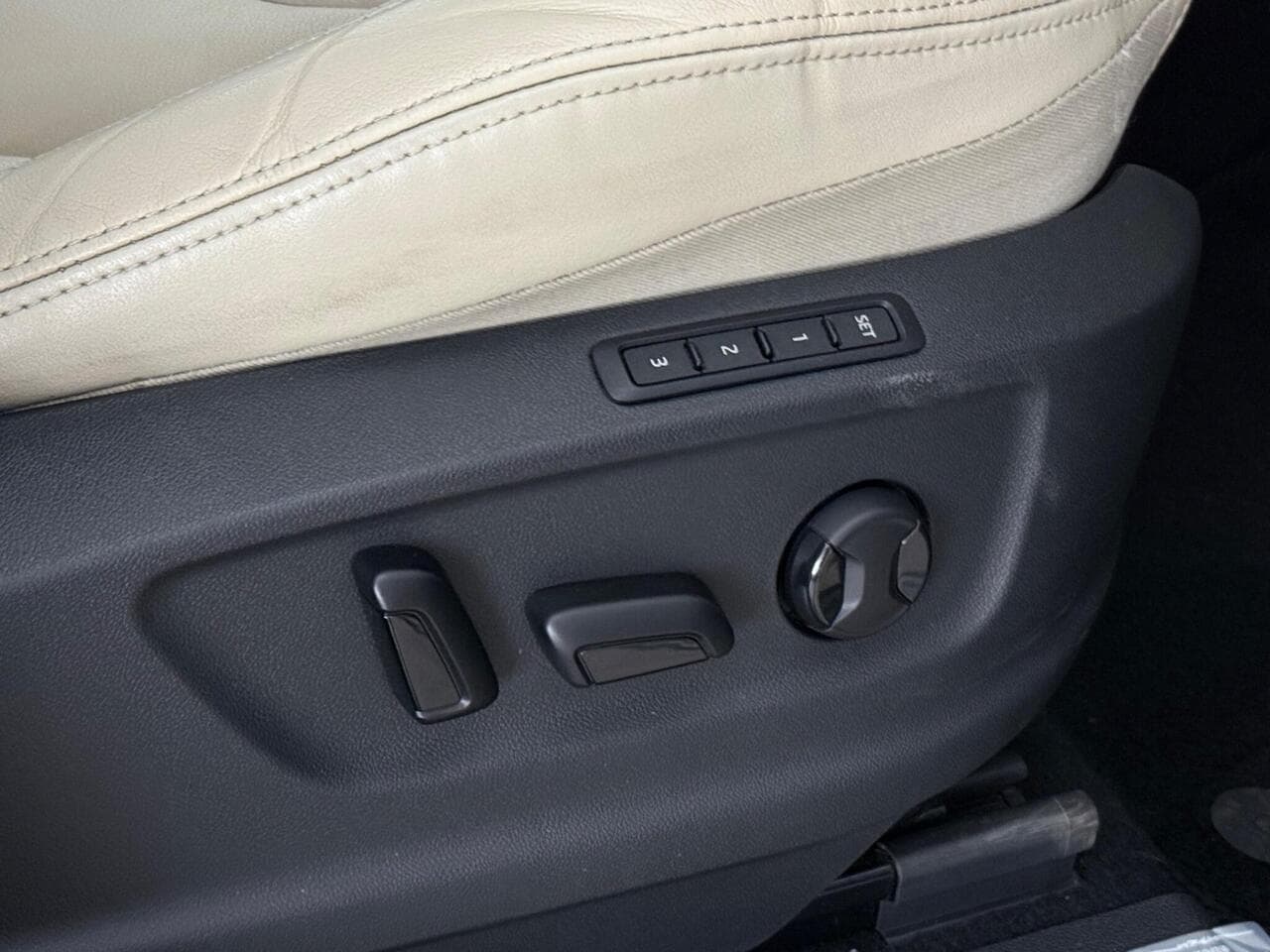 Skoda Kodiaq thumbnail Misc Controls
