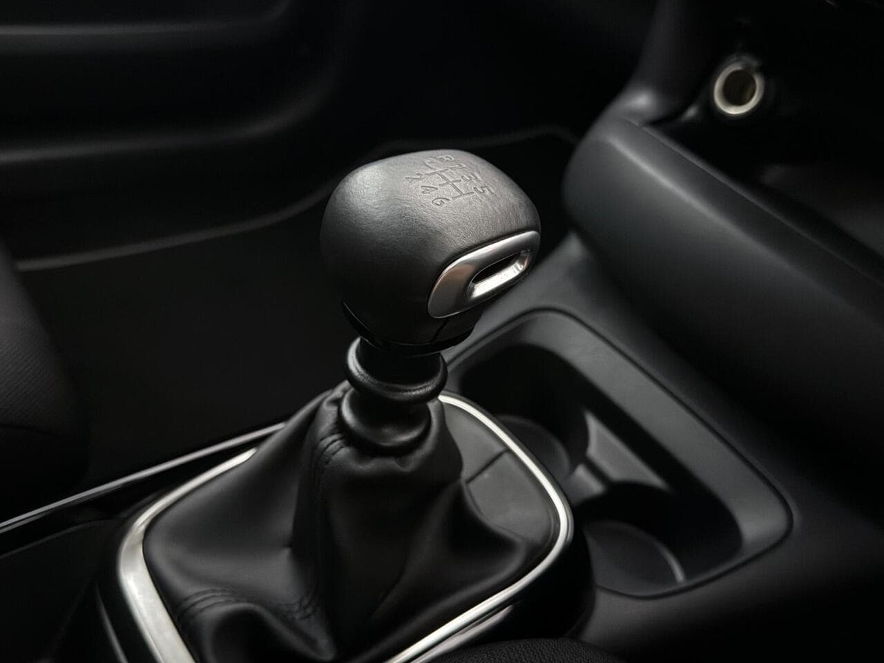 Citroen C4 Cactus thumbnail Interior Front