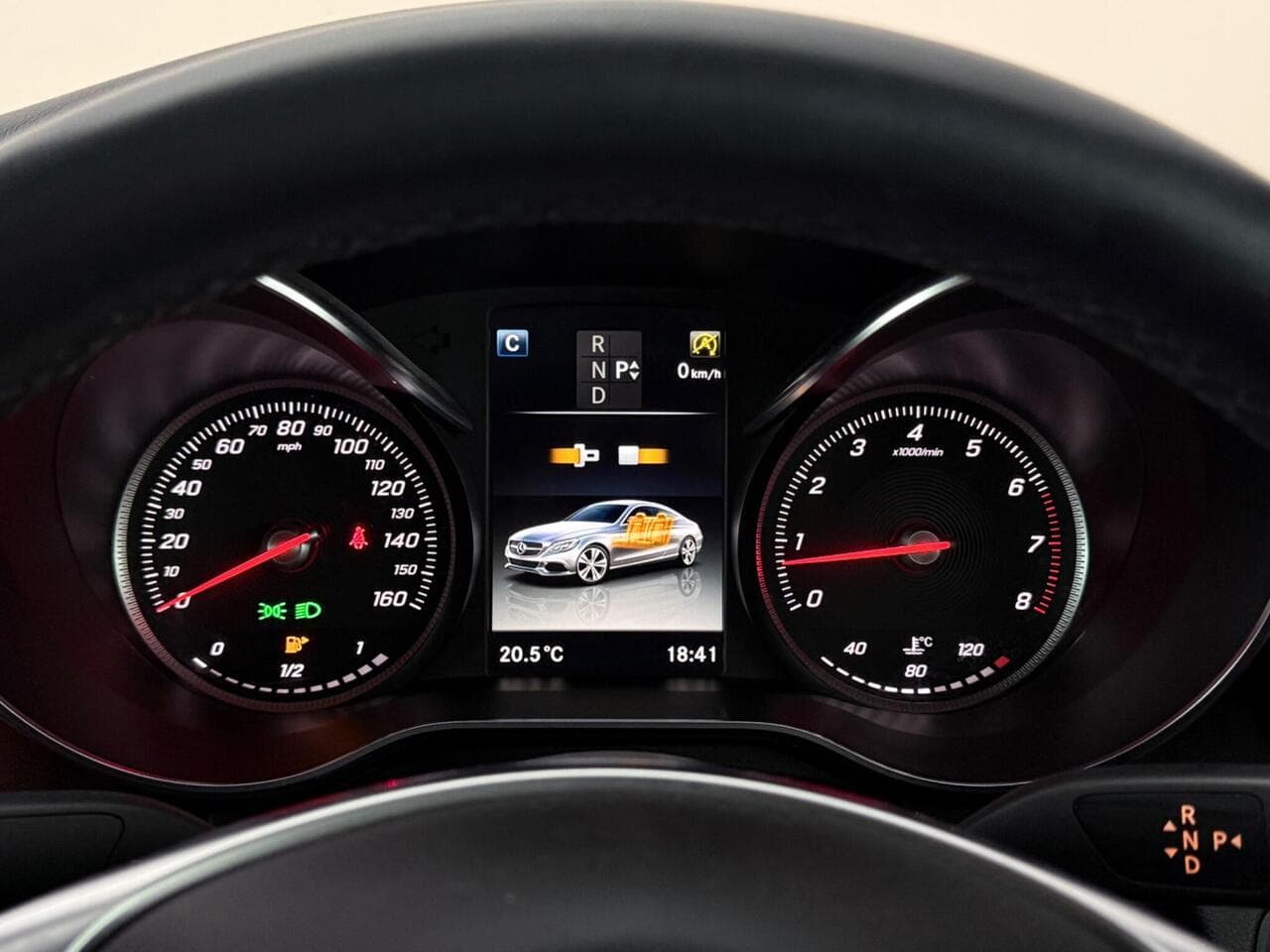 Mercedes-Benz C Class thumbnail Driver Instruments