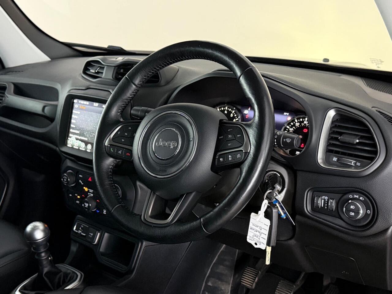 Jeep Renegade thumbnail Interior Front