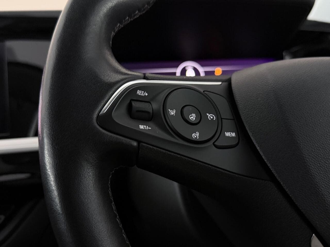 Vauxhall Grandland thumbnail Misc Controls