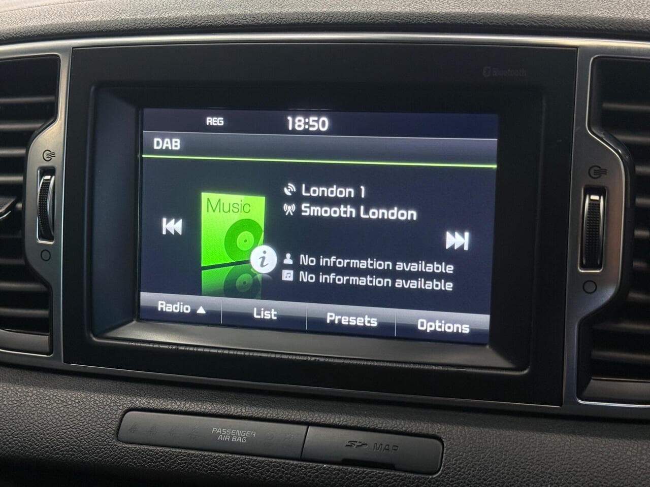 Kia Sportage thumbnail Infotainment System