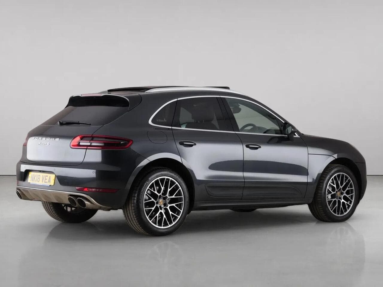 Porsche Macan thumbnail Inconclusive