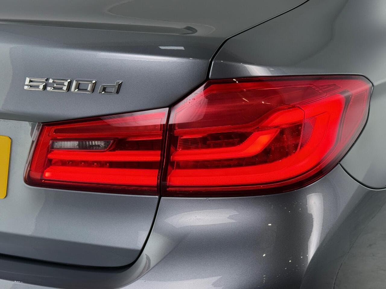 BMW 5 Series thumbnail Lights Rear